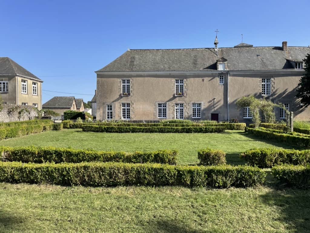 Christian retreat France non-denominational Church of Christ