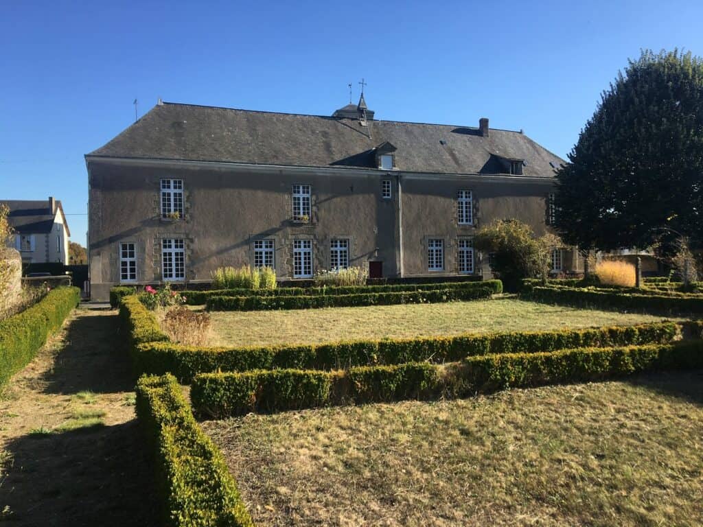 Christian retreat France non-denominational Church of Christ